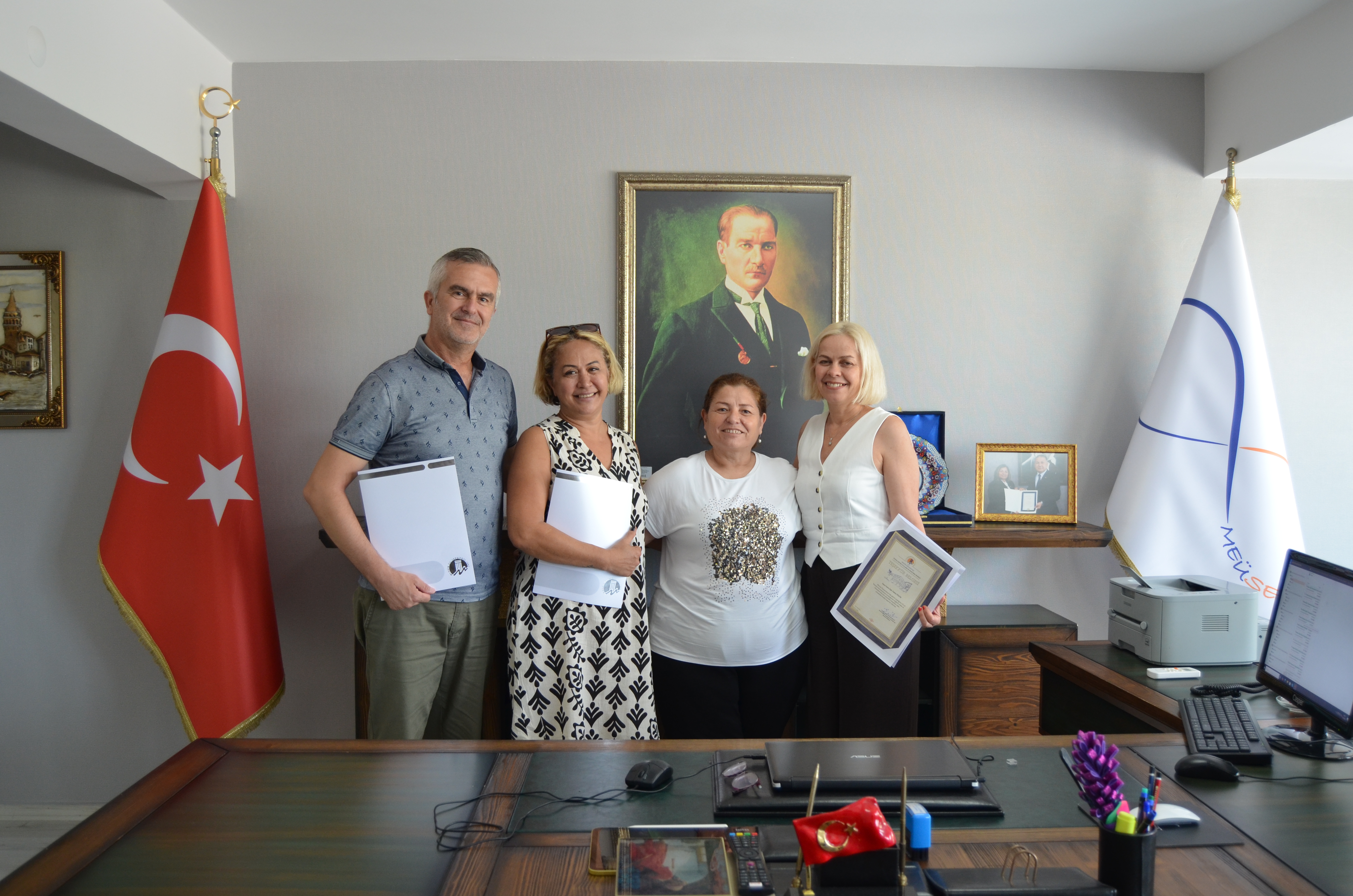 Teşekkür Belgesi Takdimi